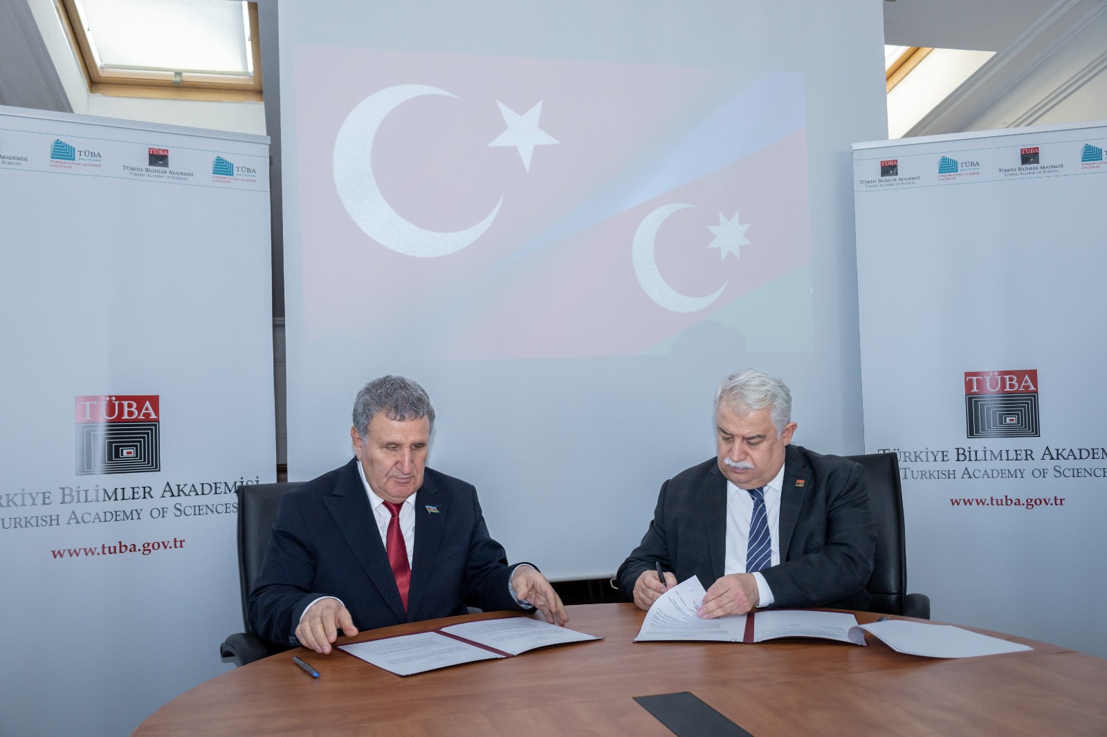 AMEA ilə Türkiyə Elmlər Akademiyası arasında əməkdaşlıq müqaviləsi imzalandı