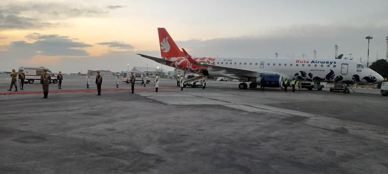 Azərbaycanın İrandakı səfirliyinin əməkdaşları Bakıya yola salınır - FOTO