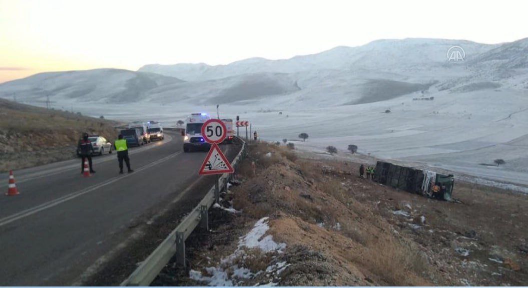 Türkiyədə sərnişin avtobusu aşdı - Ölənlər və yaralananlar var