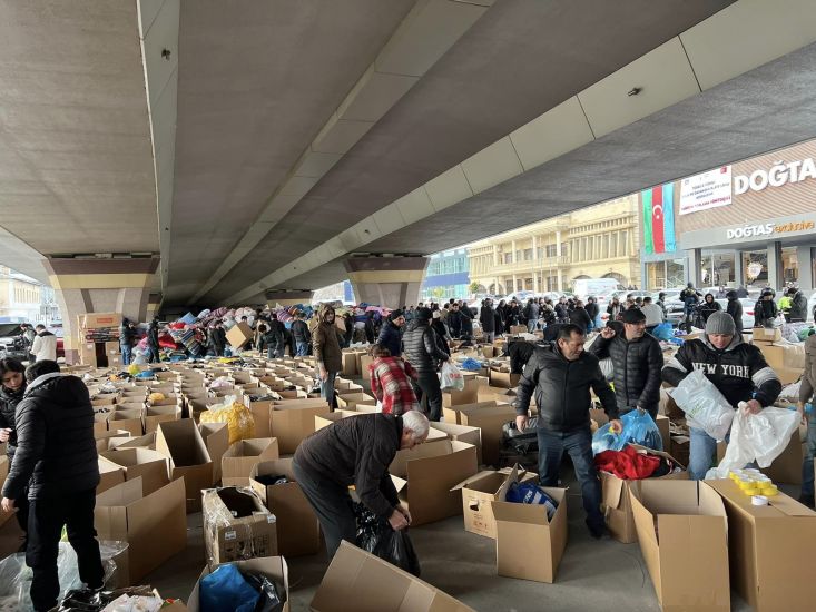 Bakıda daha bir neçə ünvanda Türkiyə üçün yardım toplanır – SİYAHI