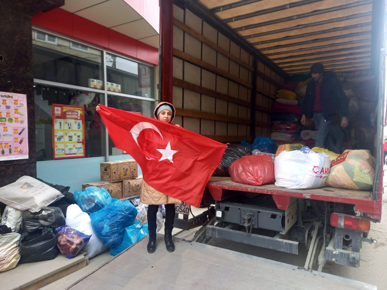Qusar, Quba və Siyəzəndə Türkiyəyə yardım kampaniyası başladı - FOTO
