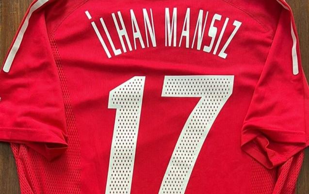 İlhan Mansız formasını 1 milyona hərraca çıxardı