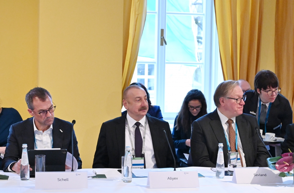 Prezident Münxendə enerji təhlükəsizliyi ilə bağlı dəyirmi masada iştirak edir - FOTO/VİDEO