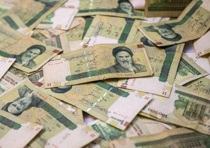 İran tüməni rekord həddə ucuzlaşdı