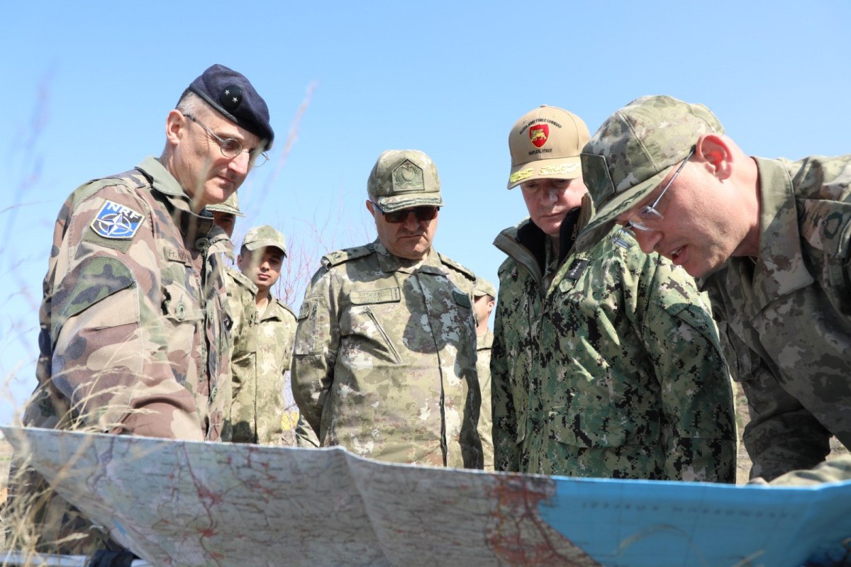 Hatayda NATO-nun göndərdiyi konteyner şəhərcik qurulur – FOTO