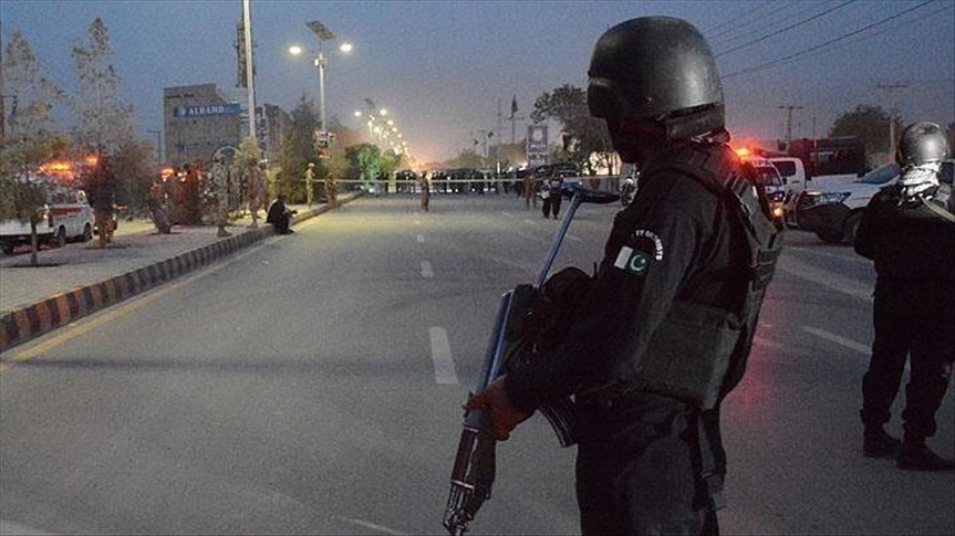 Pakistan təhlükəsizlik qüvvələri İmran Xanın iqamətgahına hücum etdi - VİDEO
