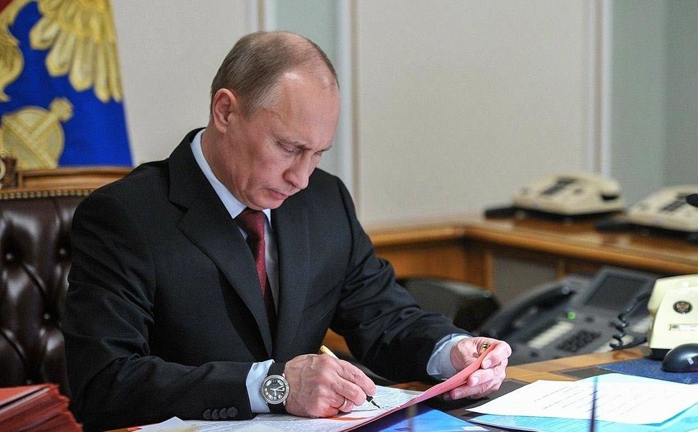 Putin Azərbaycanla pensiya təminatı sahəsində əməkdaşlıq haqqında qanunu imzalayıb