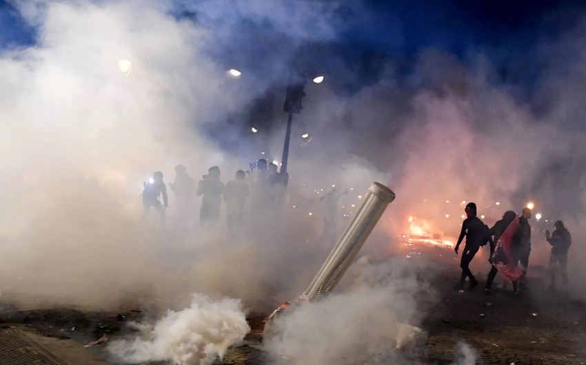 SON DƏQİQƏ: Parisdə etirazçılarla polis arasında toqquşma olub – ANBAAN VİDEO 