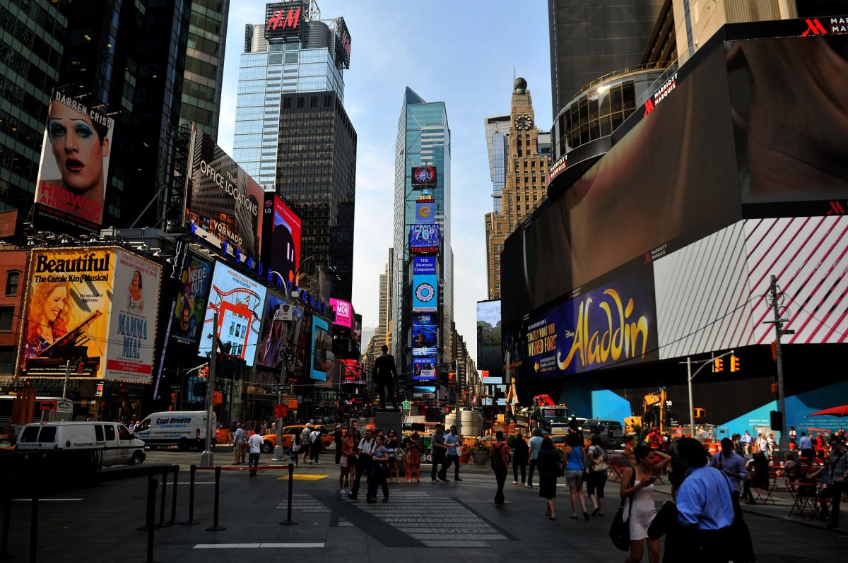 Nyu-Yorkun məşhur meydanında İFTAR SÜFRƏLƏRİ açıldı – VİDEO 