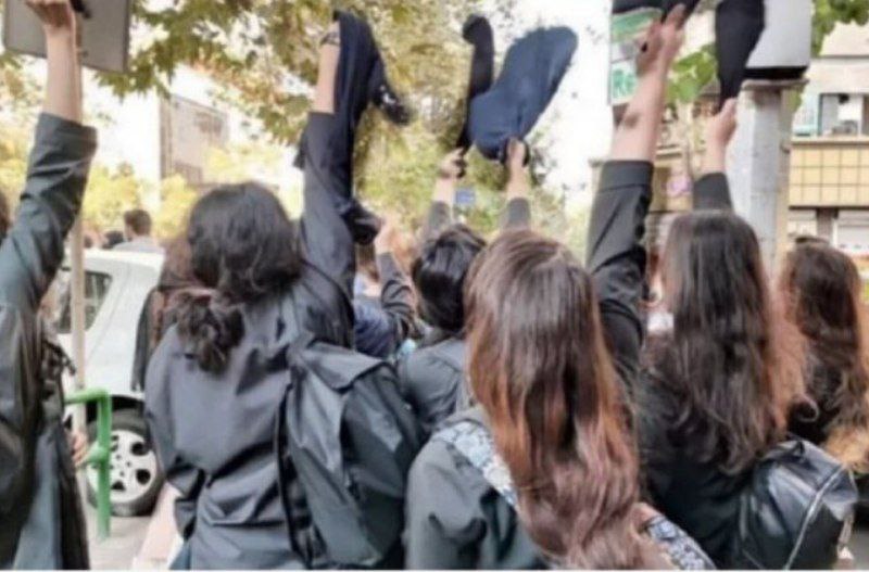 İran qadınların hicabla bağlı seçim hüququnu RƏDD ETDİ