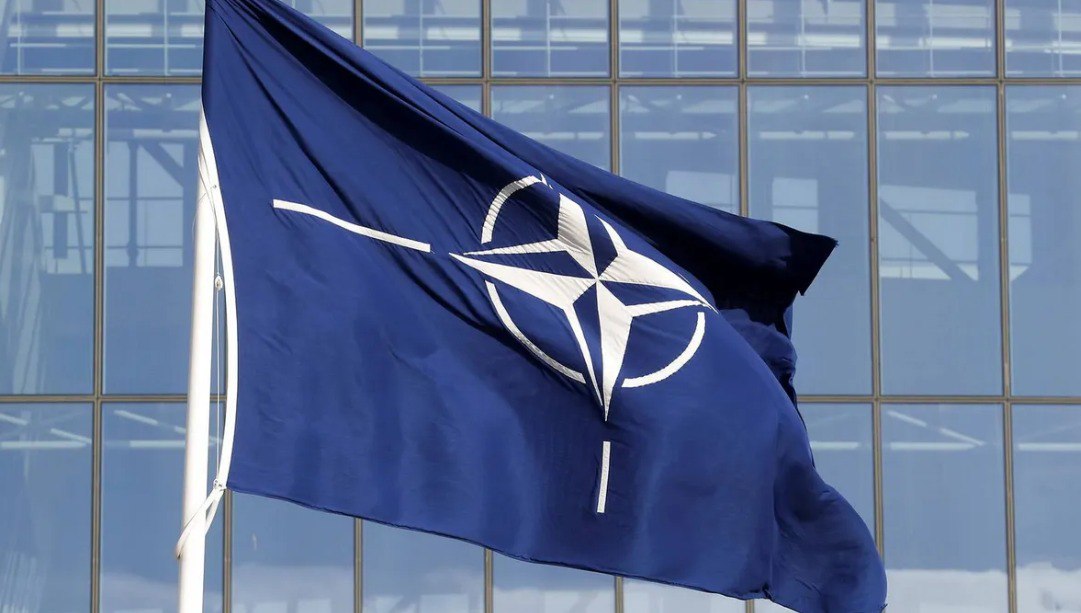Finlandiyalı nazir NATO-ya üzvlük sənədinə İMZA ATDI - FOTO Finlandiyalı nazir NATO-ya üzvlük sənədinə İMZA ATDI - FOTO