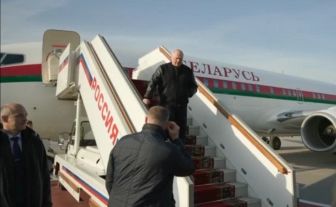 Lukaşenko yenə Putinlə görüşə getdi - VİDEO 