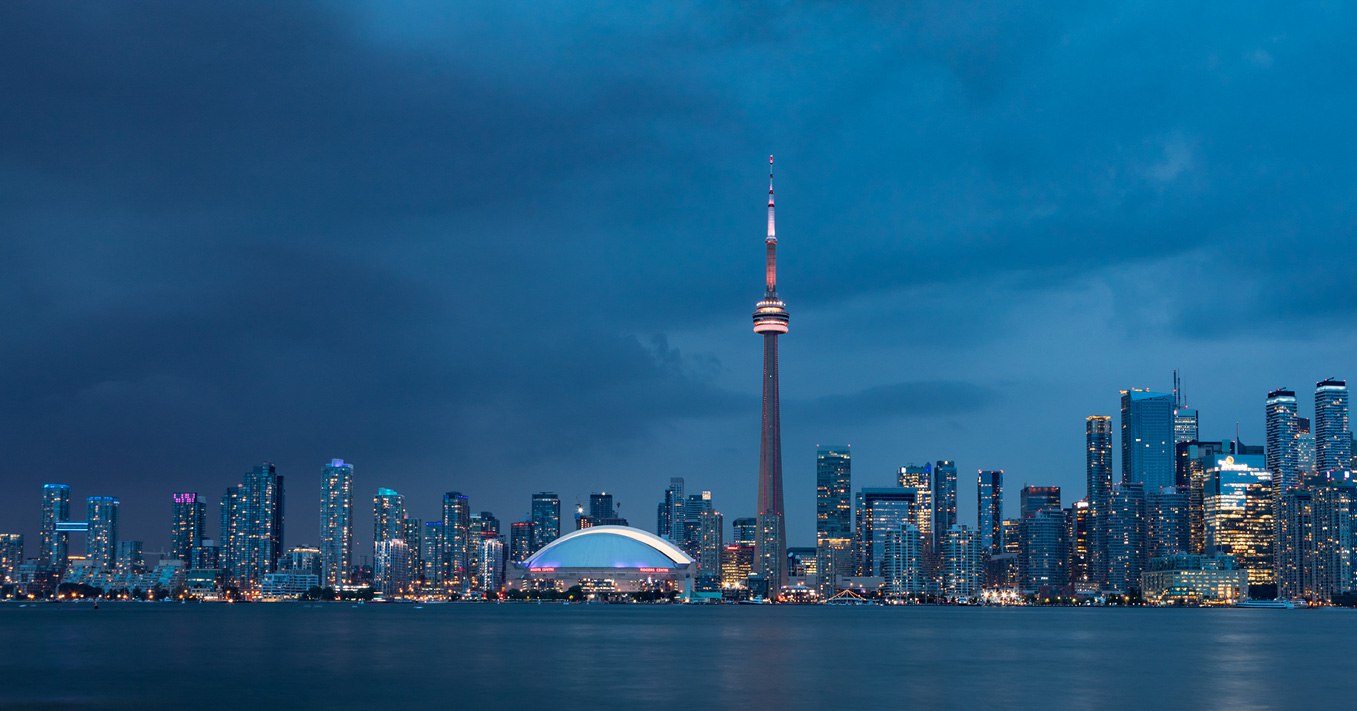 Torontonun simvolik qülləsinə ildırım DÜŞDÜ – FOTO/VİDEO 