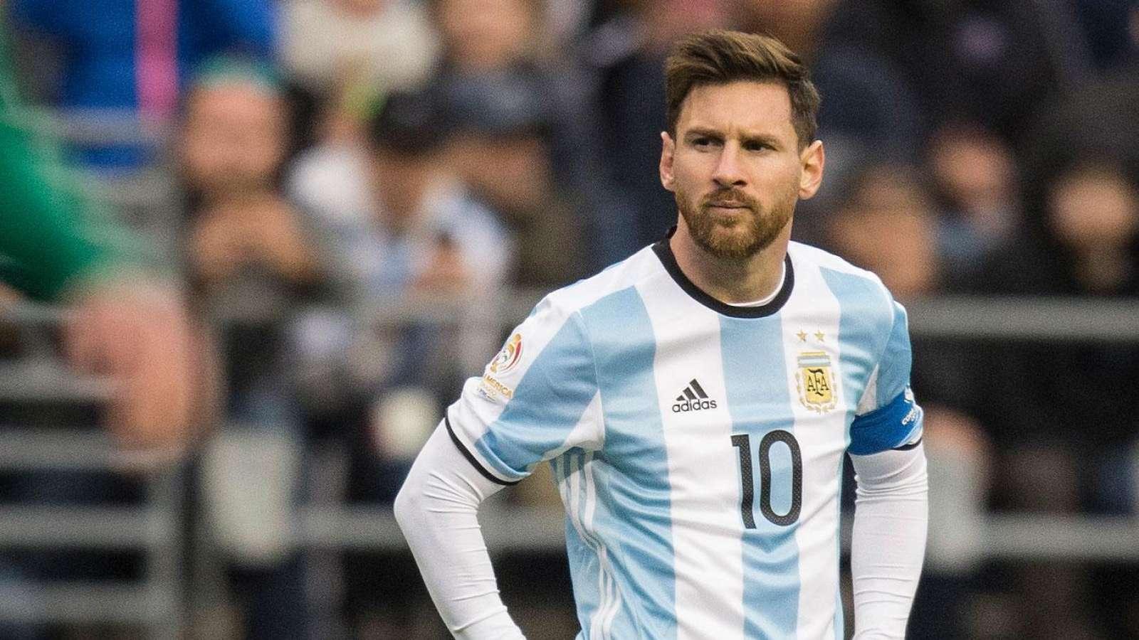 Levandovski Messi ilə oynamaq istəyir