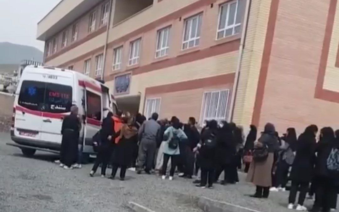 İran məktəblərindəki kimyəvi terror davam edir - VİDEO