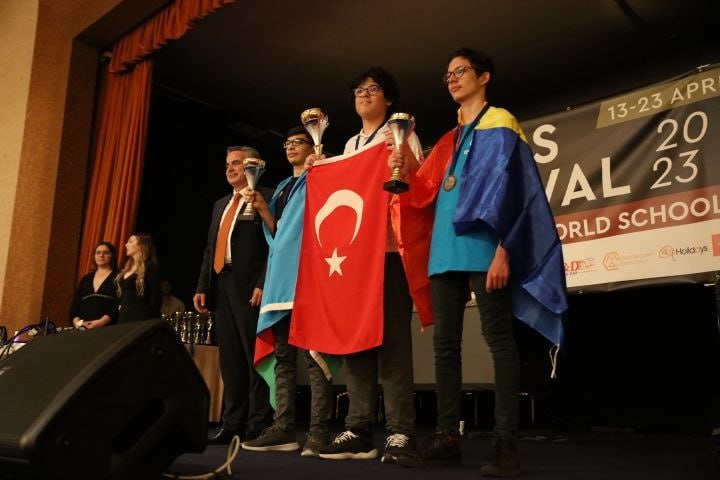 Şahmatçımız Dünya çempionatında gümüş MEDAL QAZANDI 