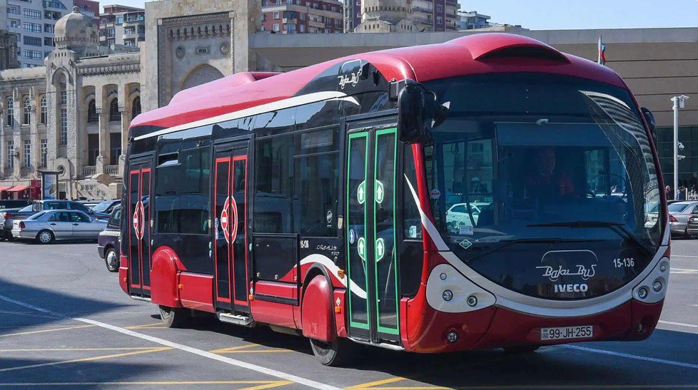 Bakıda 186 marşrut avtobusu GECİKİR