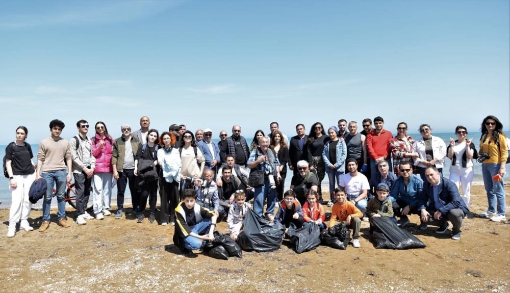 AKSİYA: Xəzər dənizinin sahili məişət tullantılarından təmizləndi - FOTO