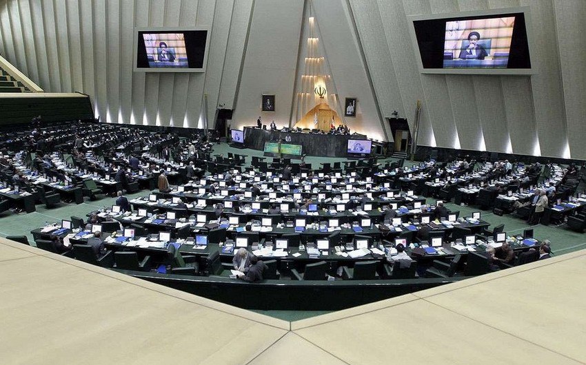İran parlamenti naziri vəzifəsindən uzaqlaşdırdı