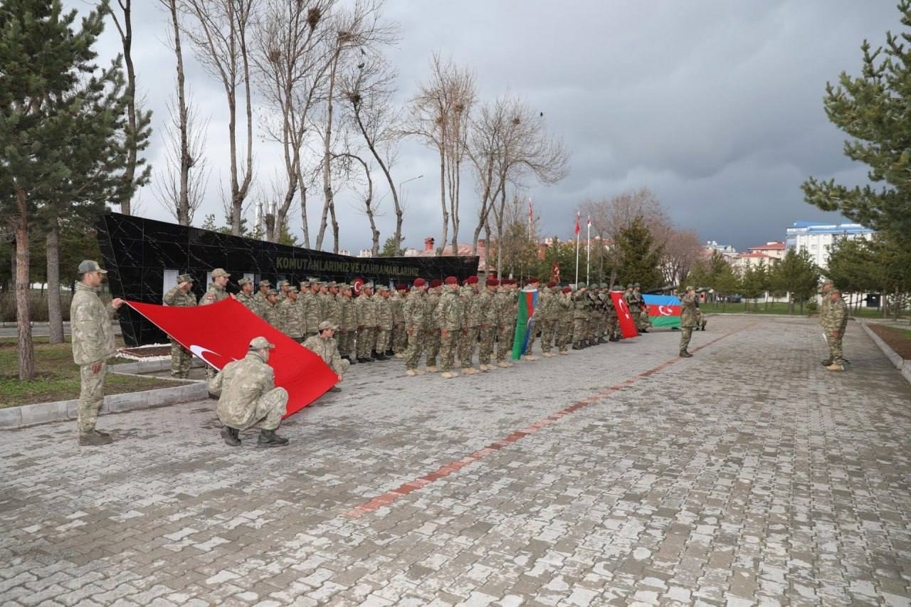 Türkiyədə Azərbaycan hərbçiləri belə qarşılandı - FOTO