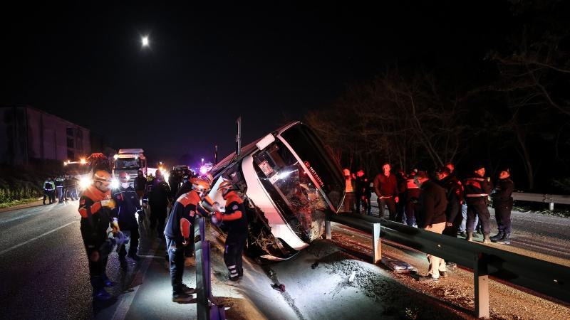 Türkiyədə avtobus QƏZASI: 3 ölü, 44 yaralı – VİDEO  