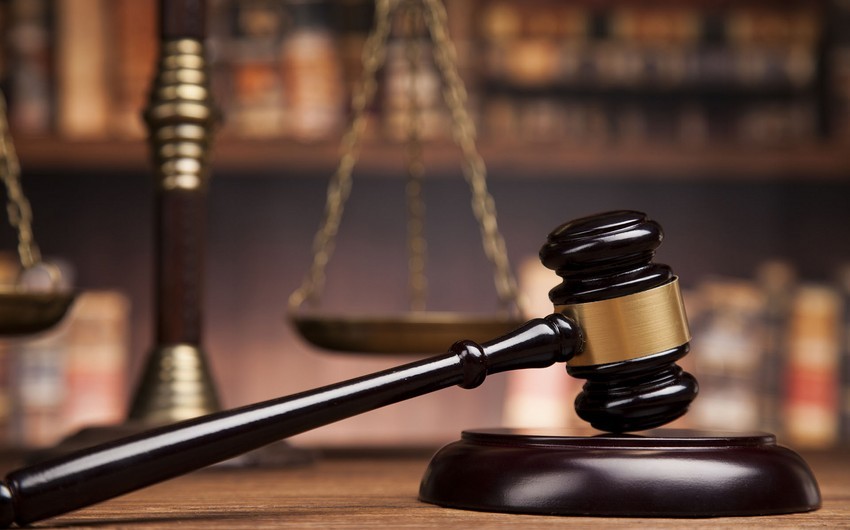 Bakıda avtomobildən külli miqdarda pul oğurlayan dəstəyə hökm oxundu Bakıda avtomobildən külli miqdarda pul oğurlayan dəstəyə hökm oxundu