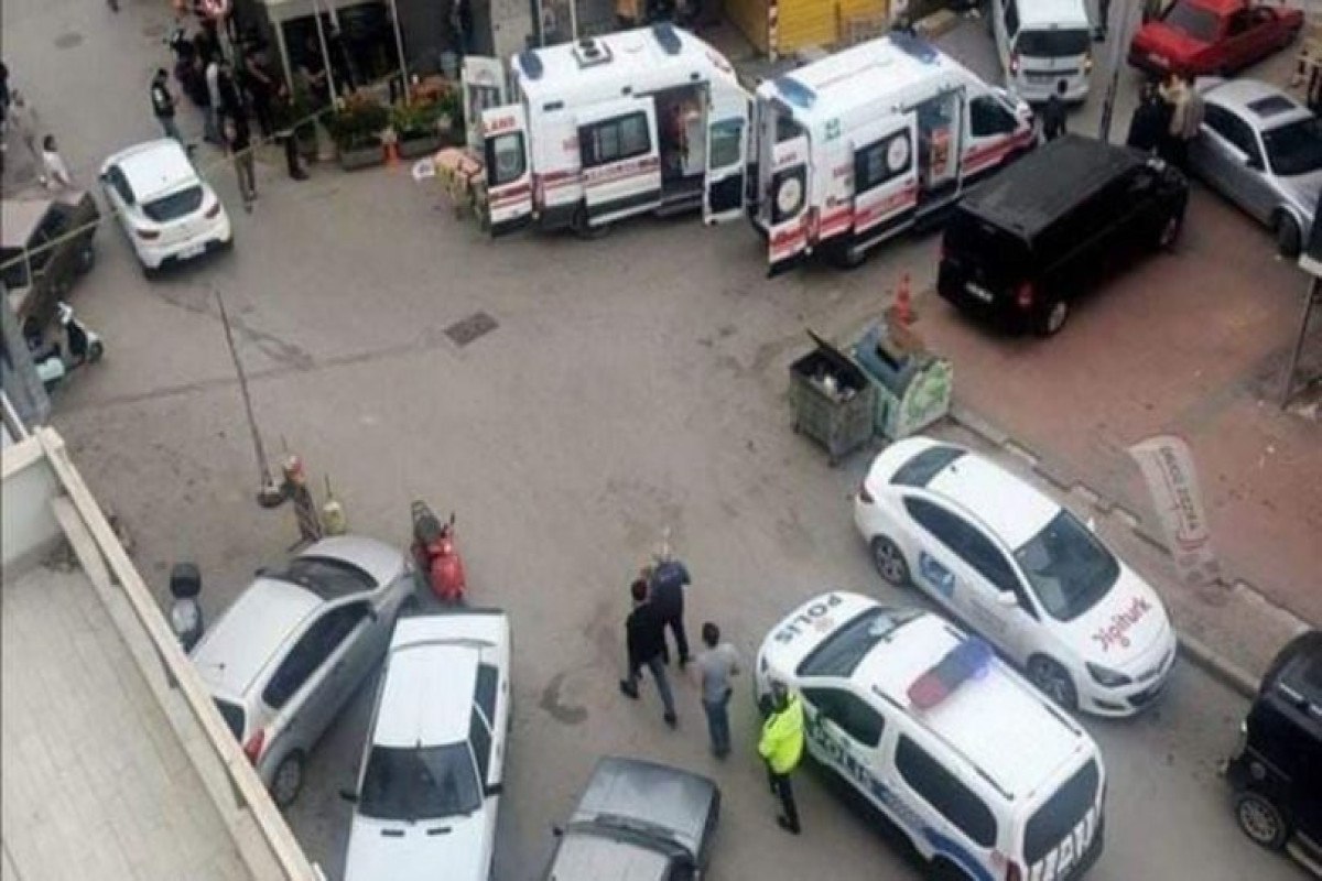 Türkiyədə DƏHŞƏTLİ CİNAYƏT: Çayxanada bıçaqlananlardan 5-i öldü