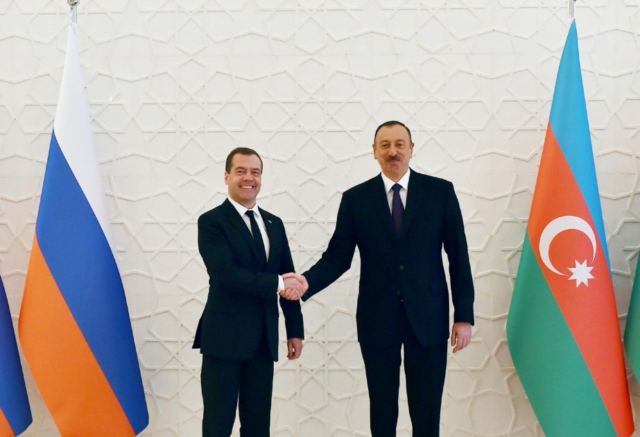 Medvedev: “Heydər Əliyev dünya tarixində müasir Azərbaycan dövlətçiliyinin rəmzi kimi tanınıb”