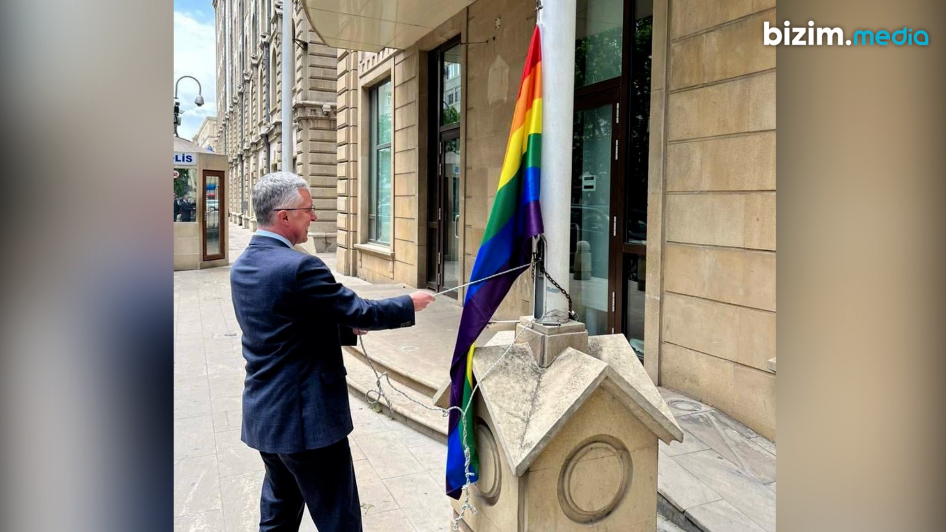 Bakının mərkəzindəki LGBT bayrağını kim dalğalandırır? – AÇIQLAMA 