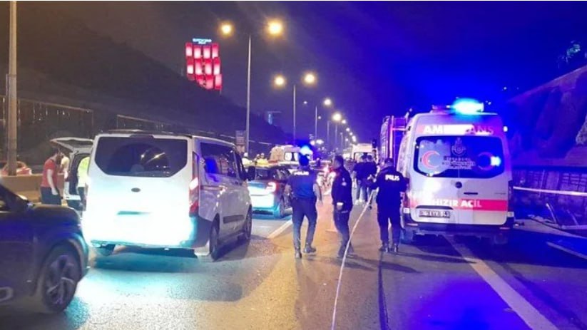 İstanbulda DƏHŞƏTLİ QƏZA: Bələdiyyə işçiləri ölüb - FOTO 