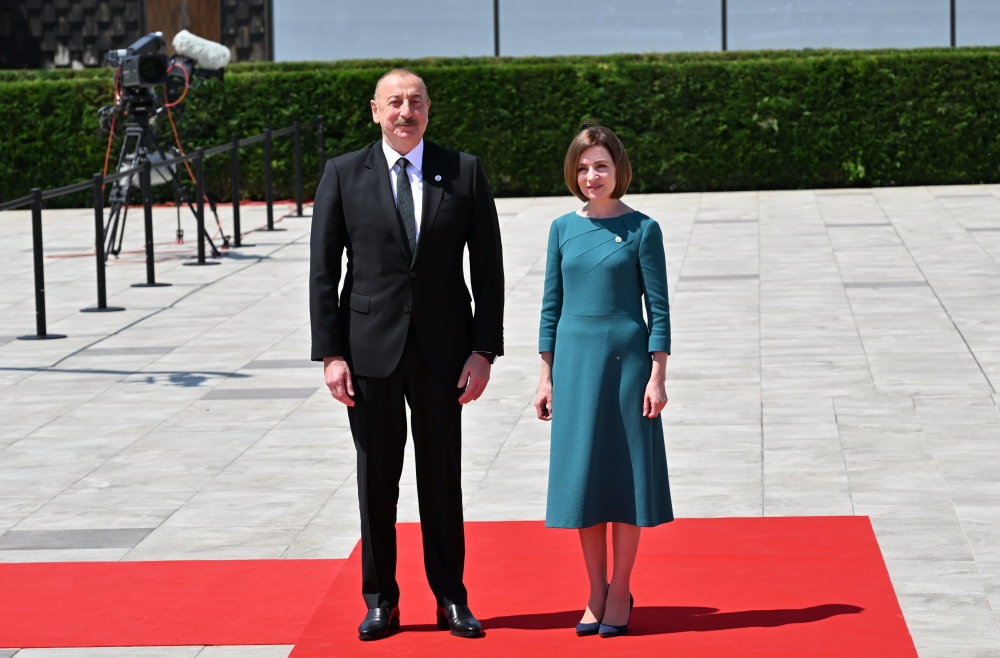 Azərbaycan Prezidenti Avropa Siyasi Birliyinin SAMMİTİNDƏ - FOTO/VİDEO 
