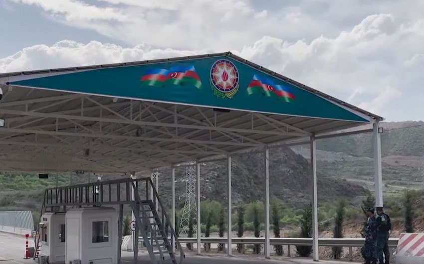 Ermənistanın Laçın yolunun bağlanmasını iddia etməsi gülüncdür - Rəsmi Bakı