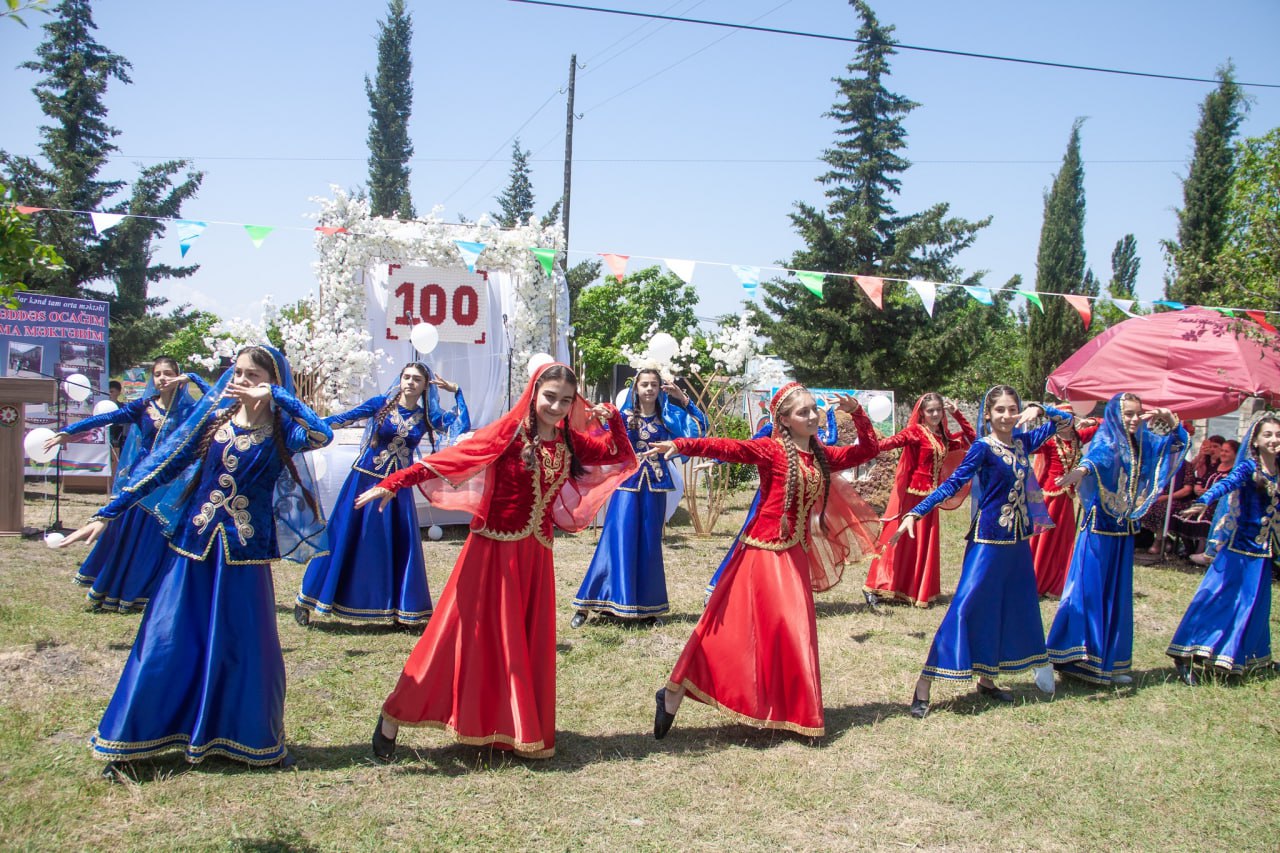 Zaqatalanın ən ucqar kəndindəki bir əsrlik məktəb - FOTO Zaqatalanın ən ucqar kəndindəki bir əsrlik məktəb - FOTO