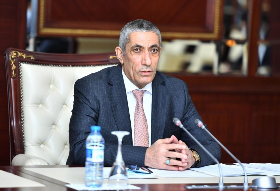 “Dünyada qapı-qapı düşüb, borc istəyən ölkələr var” – Siyavuş Novruzov “Dünyada qapı-qapı düşüb, borc istəyən ölkələr var” – Siyavuş Novruzov