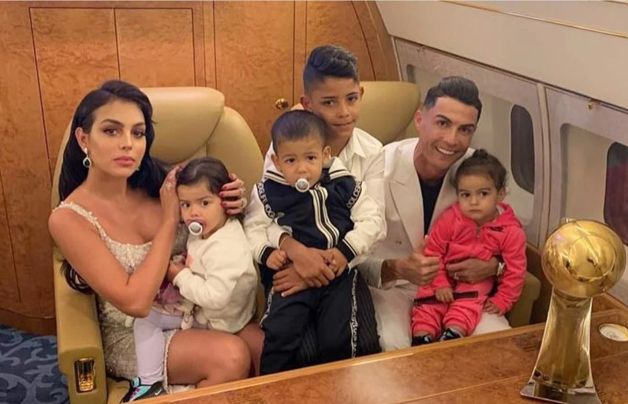 Ronaldo və Corcina əkizlərinə doğum günü keçirdilər - FOTO