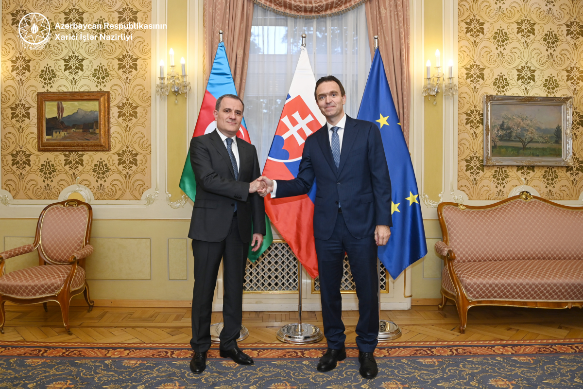 Ceyhun Bayramov Slovakiyanın Baş naziri ilə görüşüb - FOTO 