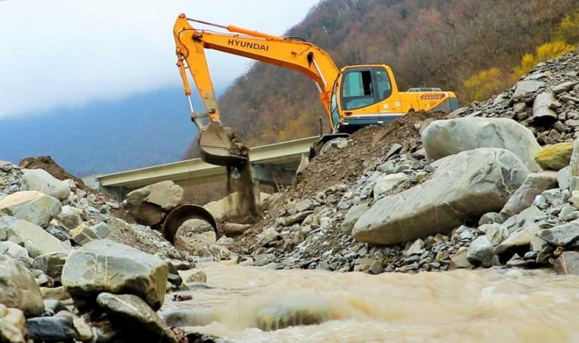 Leysan və küləyin Qaxda yaratdığı fəsadların bir qismi aradan qaldırılıb, işlər davam etdirilir - FOTO 