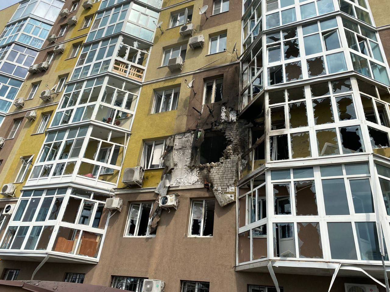 Rusiyada yaşayış binasına PUA DÜŞDÜ: Yaralılar var – FOTO/VİDEO  