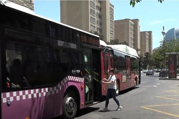 Avtobus sürücülərinin qanunsuz hərəkəti təhlükə saçır - VİDEO 