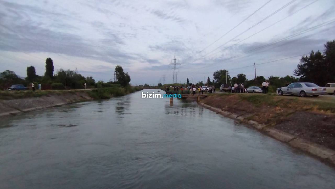 Ağdaşda 17 yaşlı gənc Yuxarı Şirvan kanalında batıb - FOTO