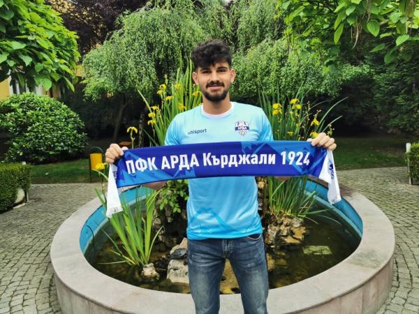 Azərbaycanlı futbolçu Bolqarıstan klubuna keçdi