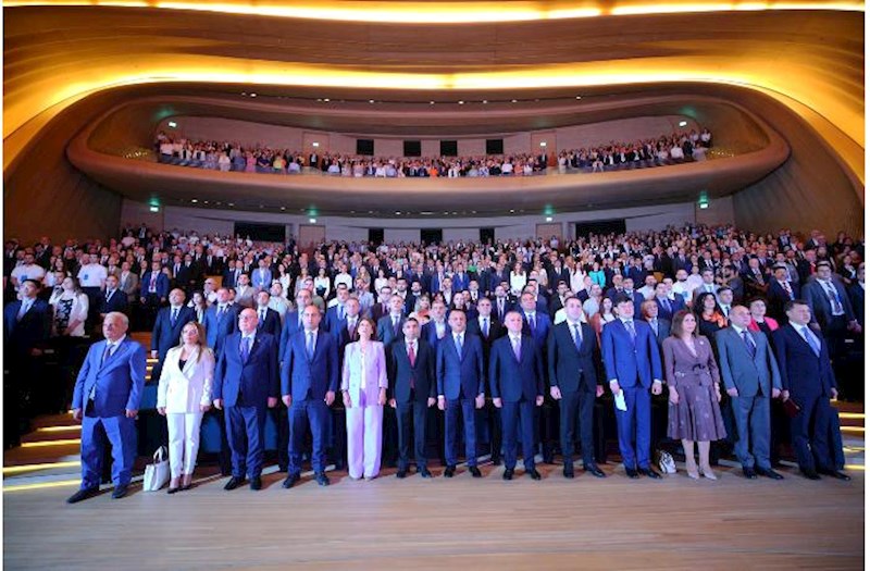 Dünyadakı Azərbaycanlı Təbiblərin Simpoziumu öz işinə BAŞLAYIB - FOTO 