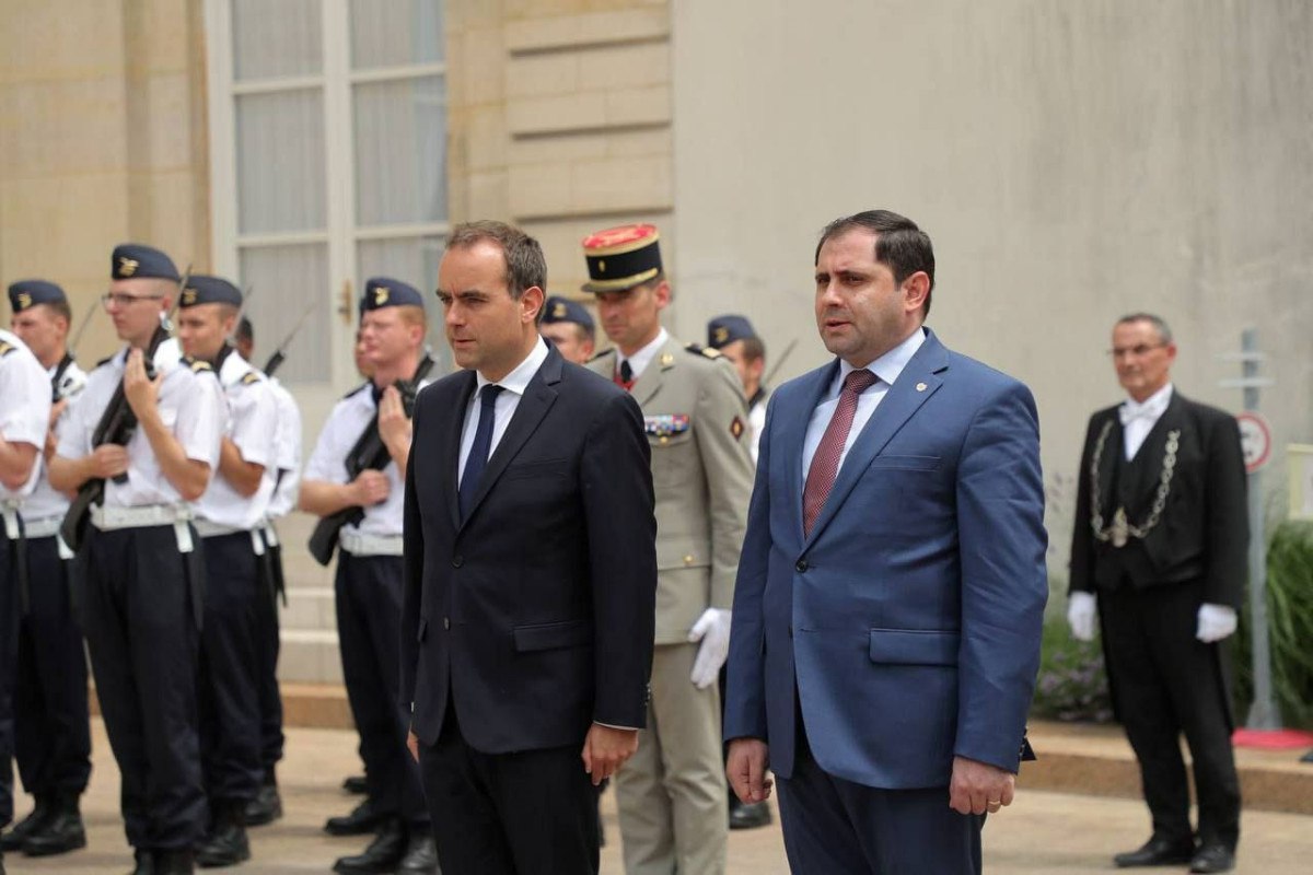 Ermənistanın müdafiə naziri fransalı həmkarı ilə regional təhlükəsizlik məsələlərindən DANIŞIB 