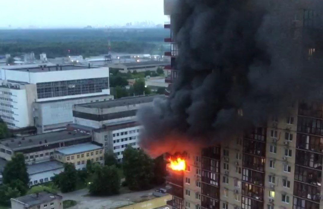 Moskvada yaşayış binasında yanğın: Ölənlər var – VİDEO