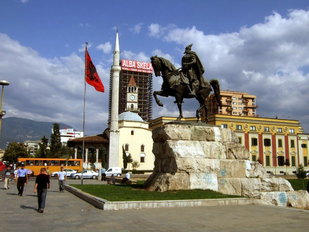 “Albaniyanın qazlaşdırılması layihəsi ilə bağlı işlər cədvələ uyğun gedir” - Prezident  
