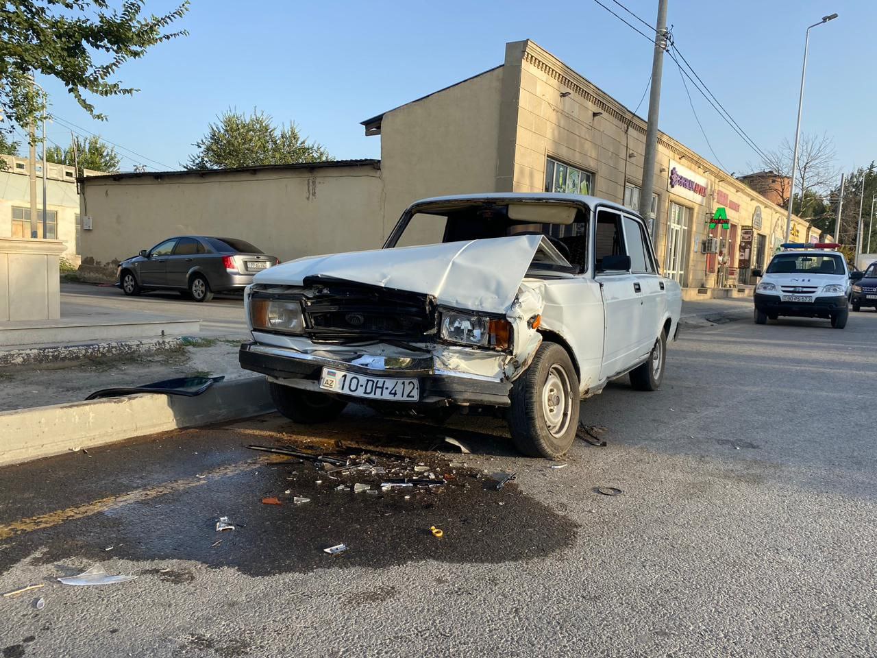 Kürdəmirdə ağır qəza: Yaralı Bakıya gətirildi - FOTO