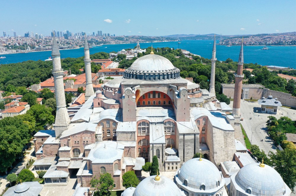 Türkiyədə Ayasofya məscidinin açılmasının üçüncü ildönümü qeyd olunur