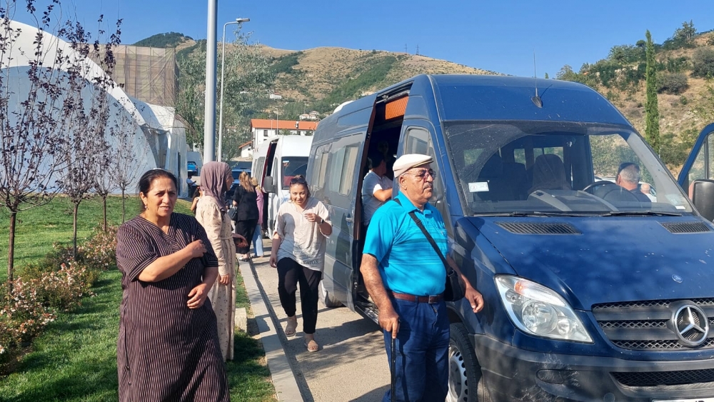 Bu gün daha 16 laçınlı ailə doğma yurduna qovuşub - FOTO 