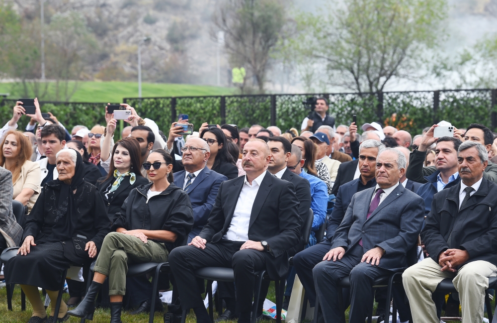 Prezident və xanımı Laçında bayram konsertində - FOTO/VİDEO 