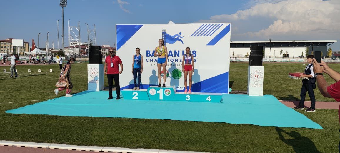 Atletimiz Türkiyədə gümüş medal qazandı - FOTO  